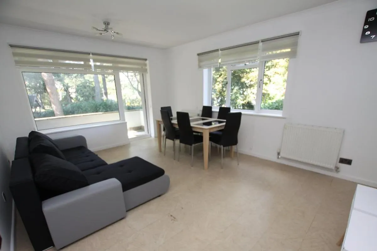Dreamy Escape 2 Bed Apartment Bournemouth
